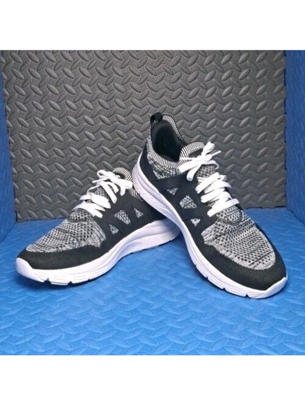 AVIA QuickFlash Mens Size 13 Sneakers Lightweight Black Oreo Shoes